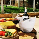 Летний дом Torre Vecchia Relais Удженто