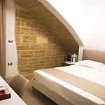 Torre Vecchia Relais * Удженто